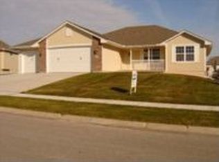 805 Cindy Ln, Raymore, MO 64083