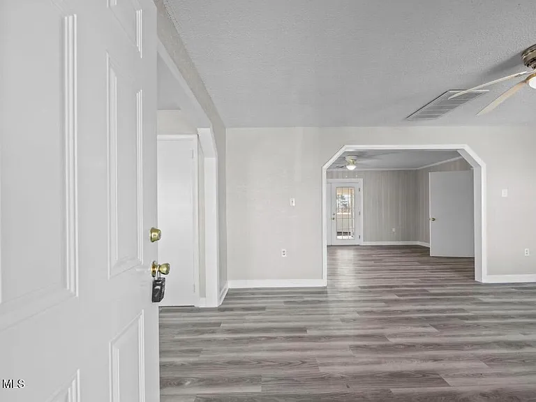 113 Mexico Rd #1 — Photo 2
