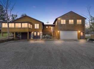 2339 Lakeside Dr, Highland, MI 48356