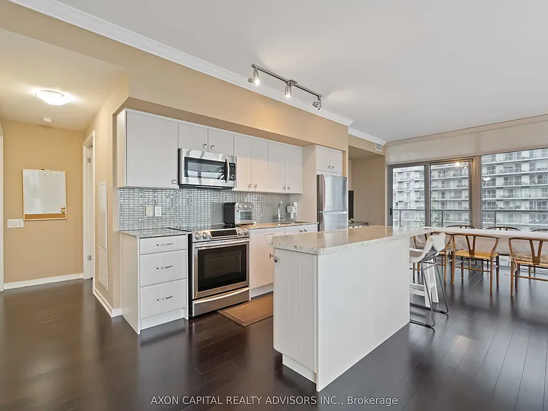 105 The Queensway #1702 — Photo 2