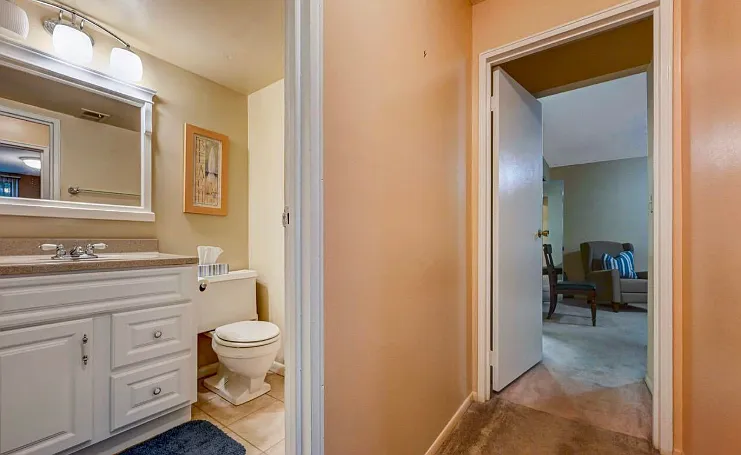 2 bed, 1.5 bath, 1043 sqft, $1,695 — Photo 4