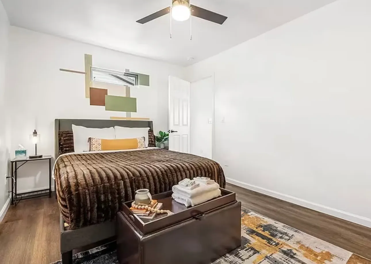 3 bed, 1100 sqft, $1,750 — Photo 3