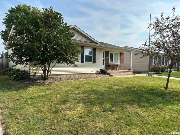 3017 Somerton Rd, Springfield, IL 62702
