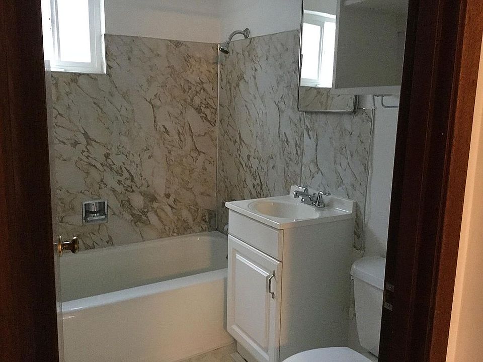 1st image of 368 Newell St #368