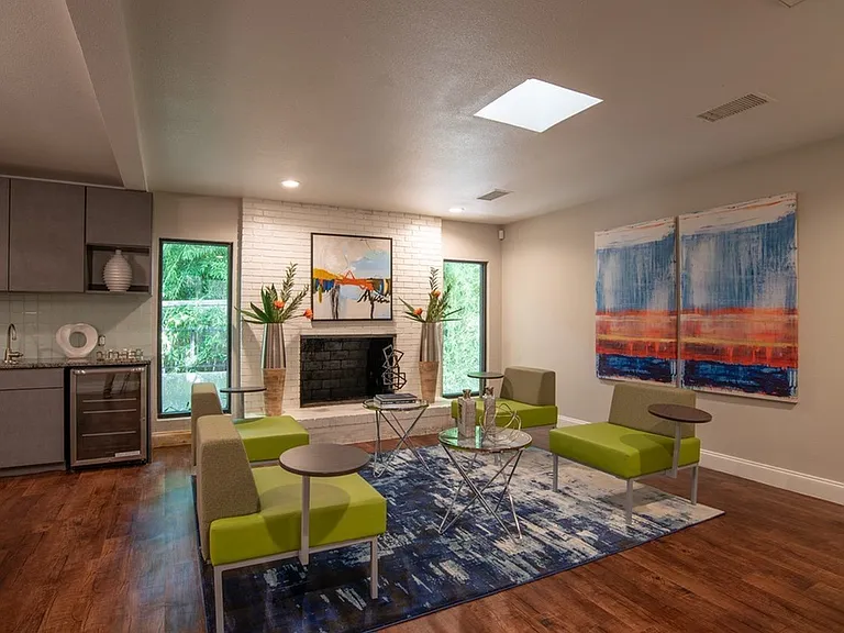 Leasing Office