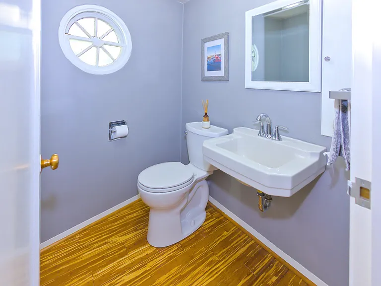 1027 W 29th Ave — Photo 24