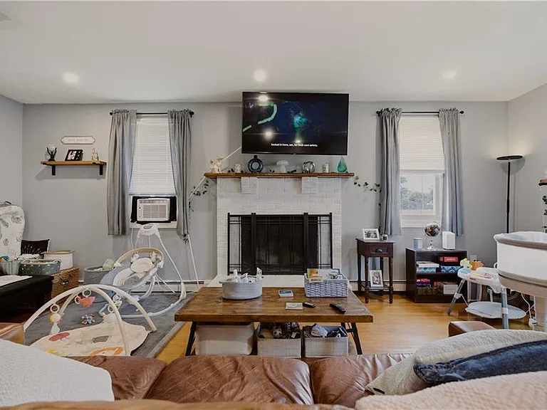 223 Oliphant Ln #A — Photo 12