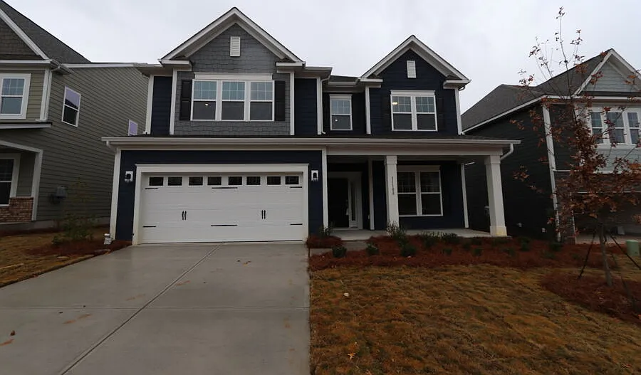 5 bed, 3700 sqft, $4,195 — Photo 4