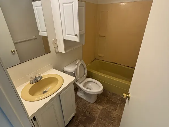 109 Union Ave APT 7, Old Orchard Beach, ME 04064