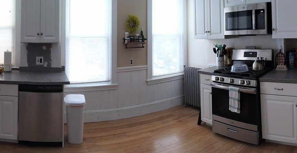 Eat-in kitchen