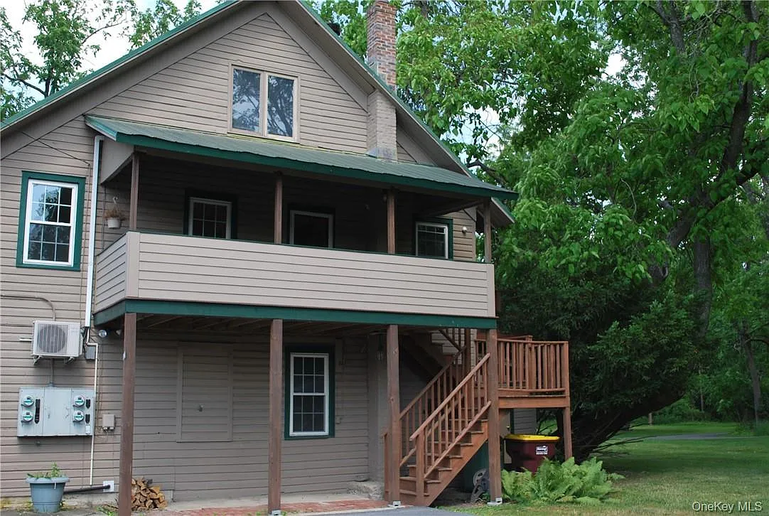 Building Photo - 249 Pine Island Tpke #A