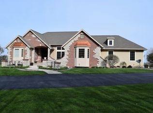 N8324 Park Ridge Dr, Fond Du Lac, WI 54937