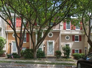 1932 Sagewood Ln, Reston, VA 20191