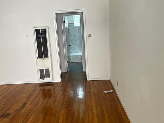 2nd image of 1248 Barry Ave APT 2