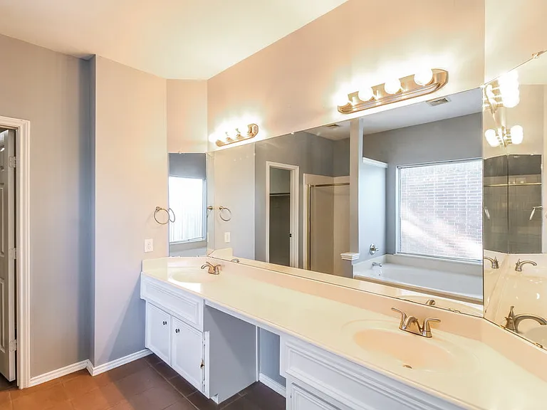 2804 Creek Bend Dr — Photo 13