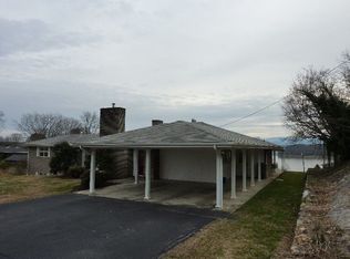 1272 Lakeview Dr, Dandridge, TN 37725