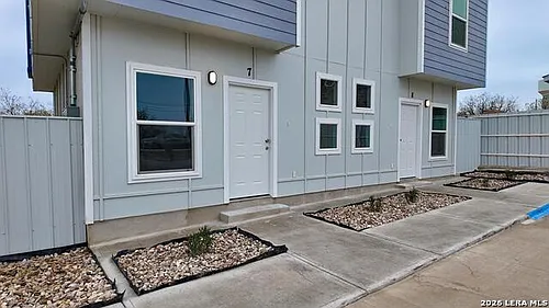 416 J R Rodriguez Cir #7 Photo 1