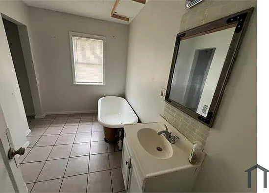 498 Gage St — Photo 16