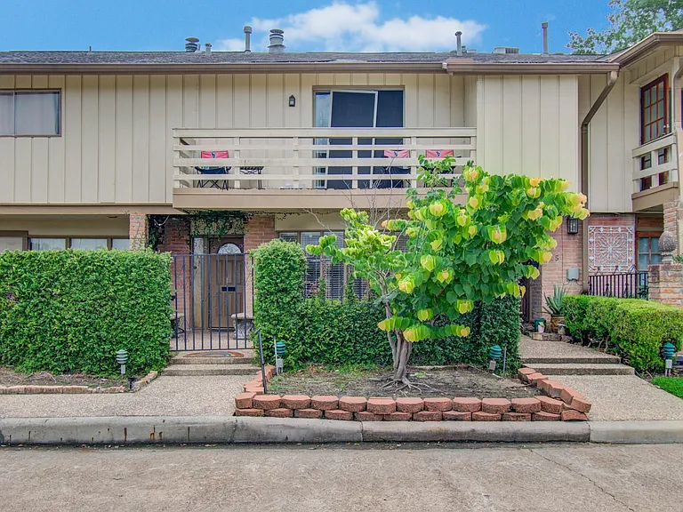 823 S Ripple Creek Dr — Photo 1