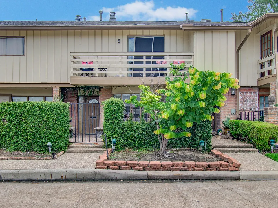 823 S Ripple Creek Dr