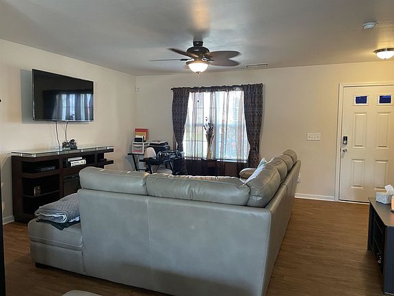 4th image of 7348 Garett Park Dr