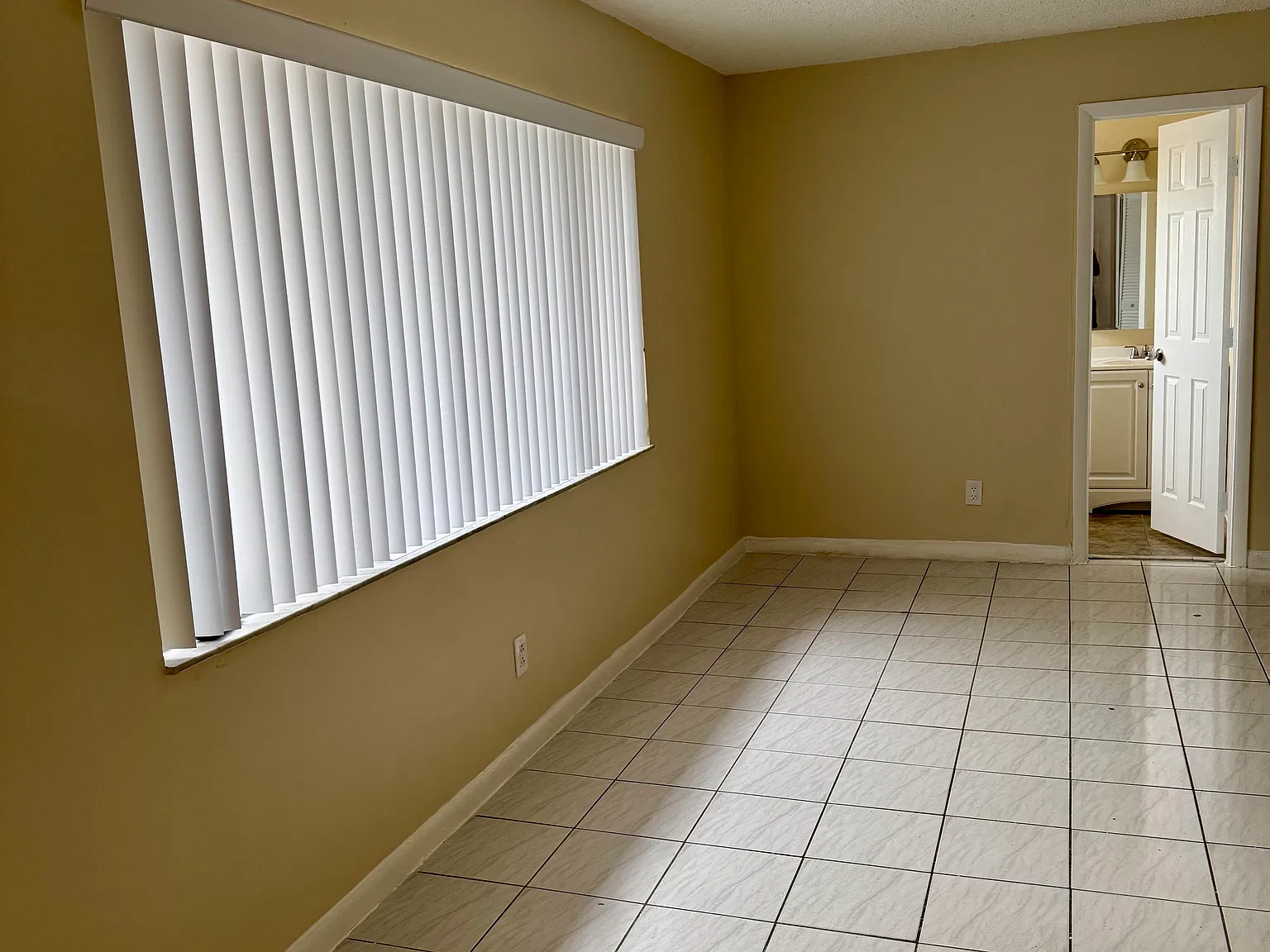 Studio, 500 sqft, $1,350 — Photo 2