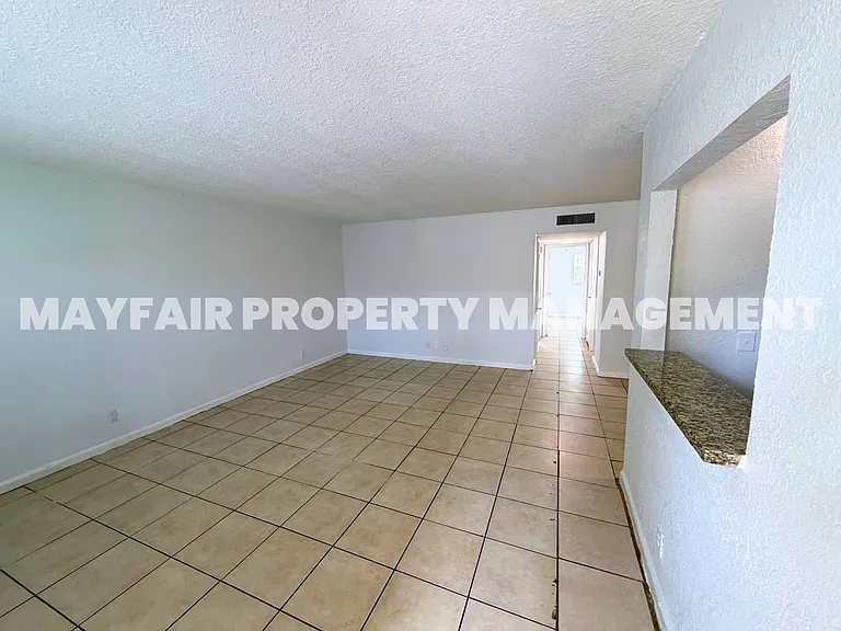 4160 NW 21st St #F114 — Photo 4
