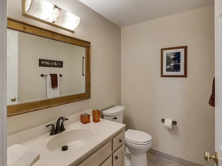 935 W Spain St #L — Photo 14