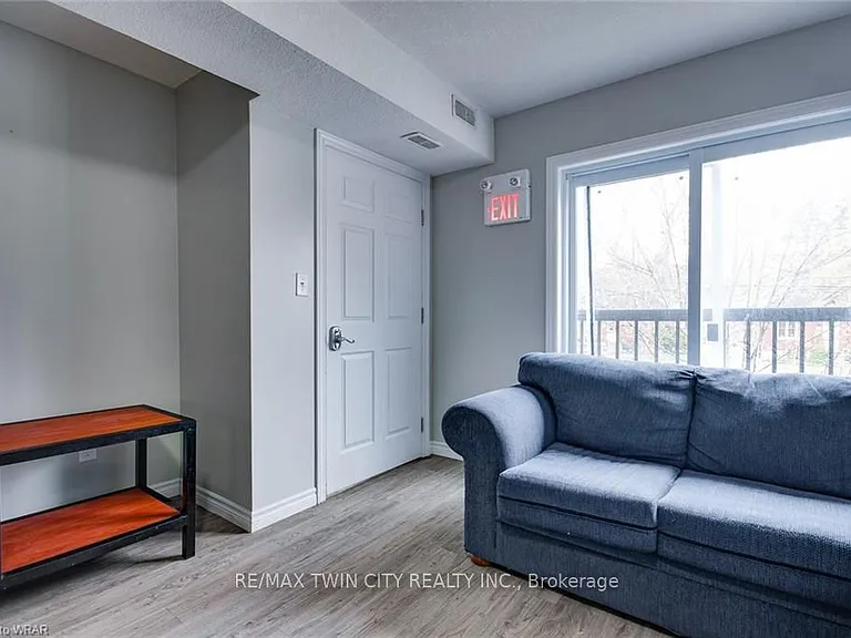 151 Bridgeport Rd E #4 — Photo 4