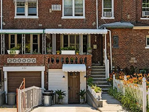 725 E 48th St, Brooklyn, NY 11203