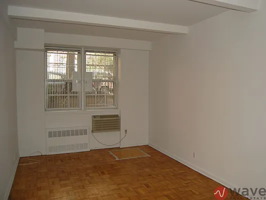 Rented by Wave Real Estate Group | media 10