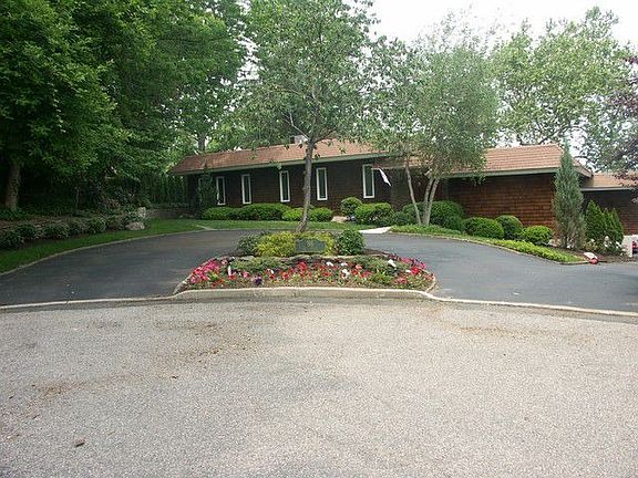 2nd image of 86 Glen Ct