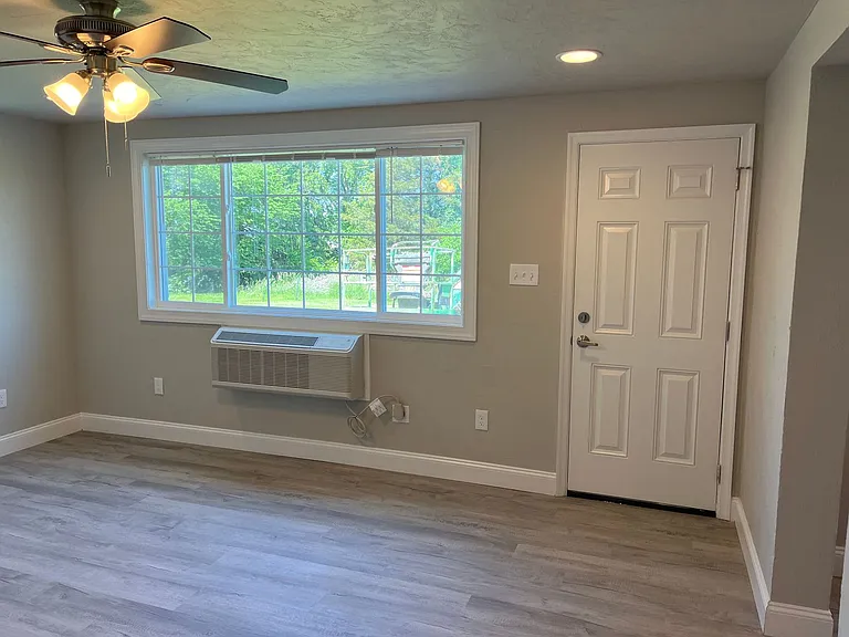 Salem Run Apartments - Phase 1 — Photo 23