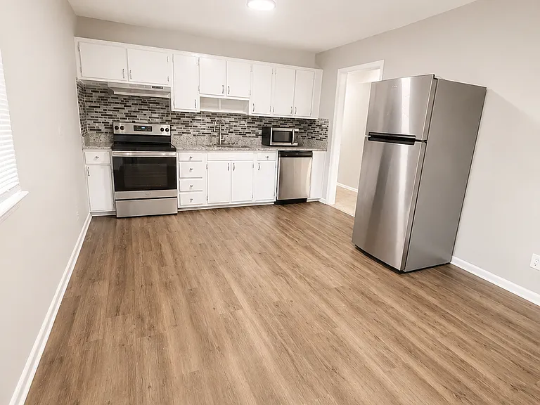 6170 Timberland Dr — Photo 2