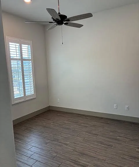 2418 Bastidas Dr — Photo 19