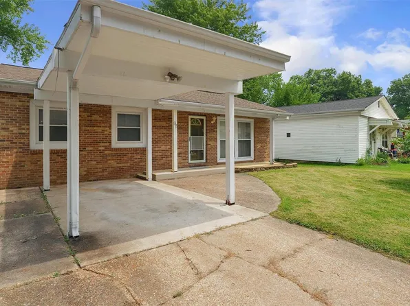 98 Cedar Ridge Dr, Pacific, MO 63069