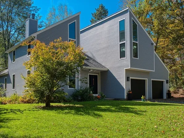 27 Manns Hill Rd, Sharon, MA 02067