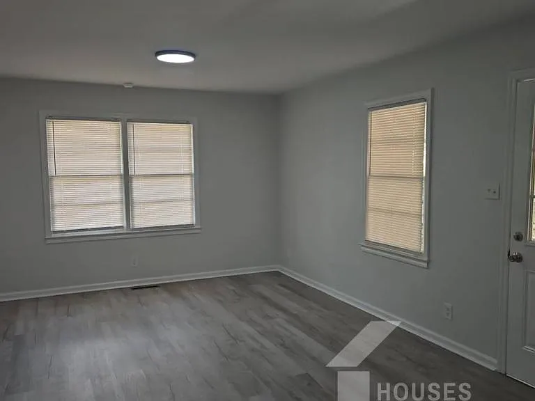 507 Garrett St — Photo 5