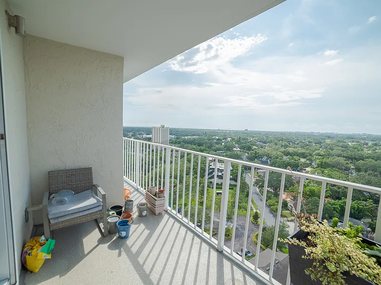 2611 Bayshore Blvd — Photo 32