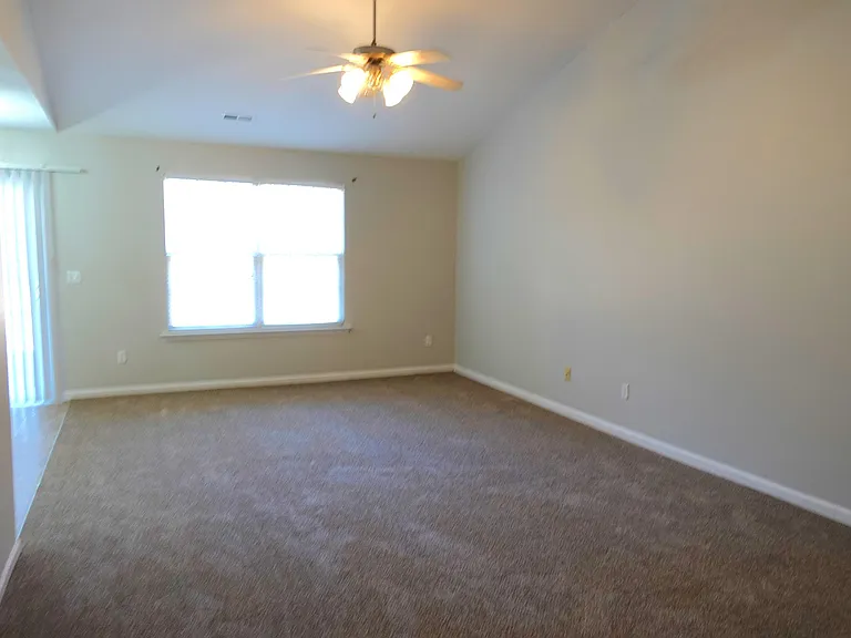 139 Stockbridge Dr — Photo 2