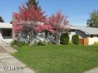 214 N 28th Ave, Yakima, WA 98902