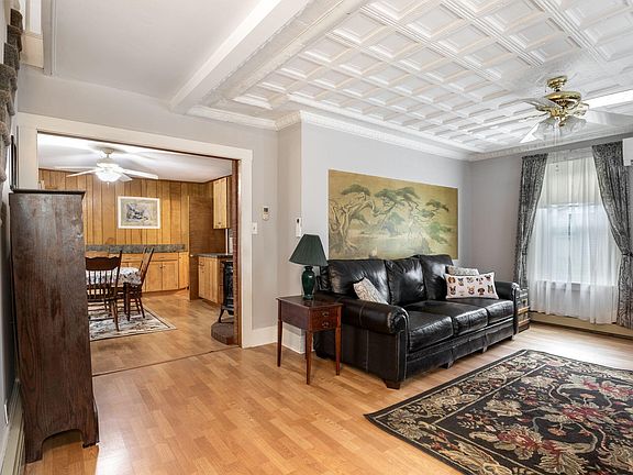 4th image of 10 Varney Street