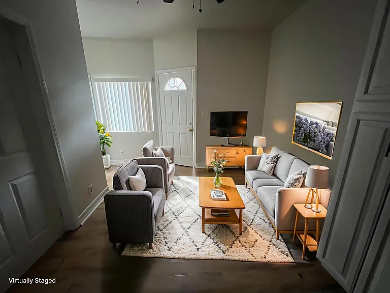1078 E Ocean Blvd #14 — Photo 1