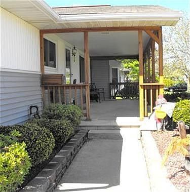 3rd image of 3677 Acton Ave