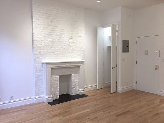 2nd image of 22 E 84th St #4C