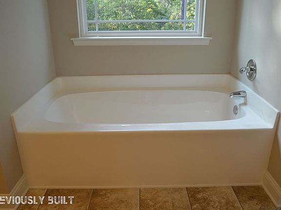 5th image of 1426 Bershire Ln