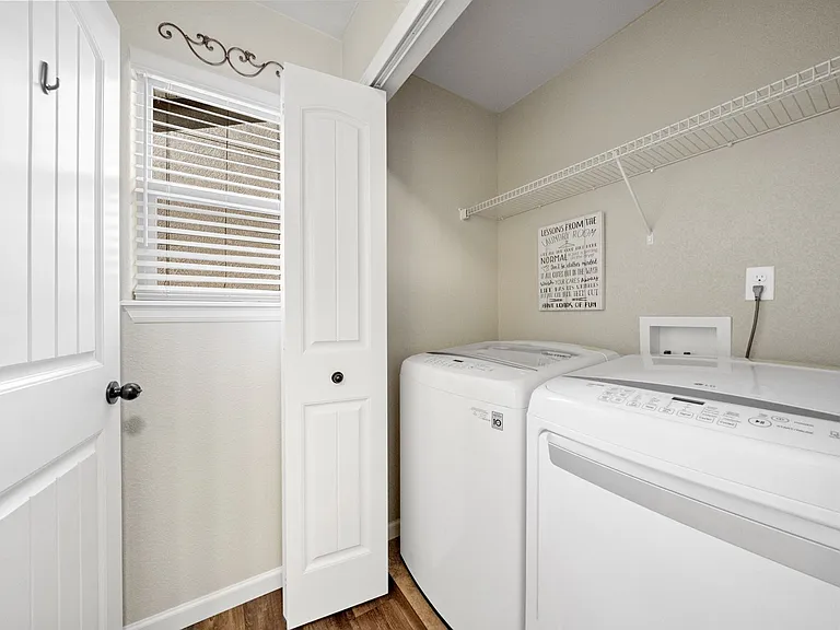 8197 Mockorange Hts — Photo 24