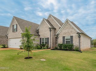 233 Magnolia Gardens Dr, Hernando, MS 38632