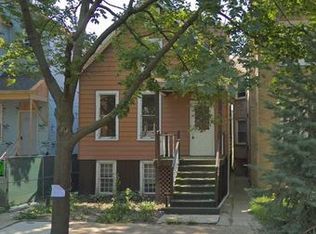 2431 W Belle Plaine Ave, Chicago, IL 60618