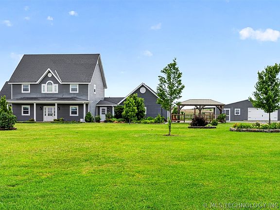 3rd image of 650 NE Bison Rd